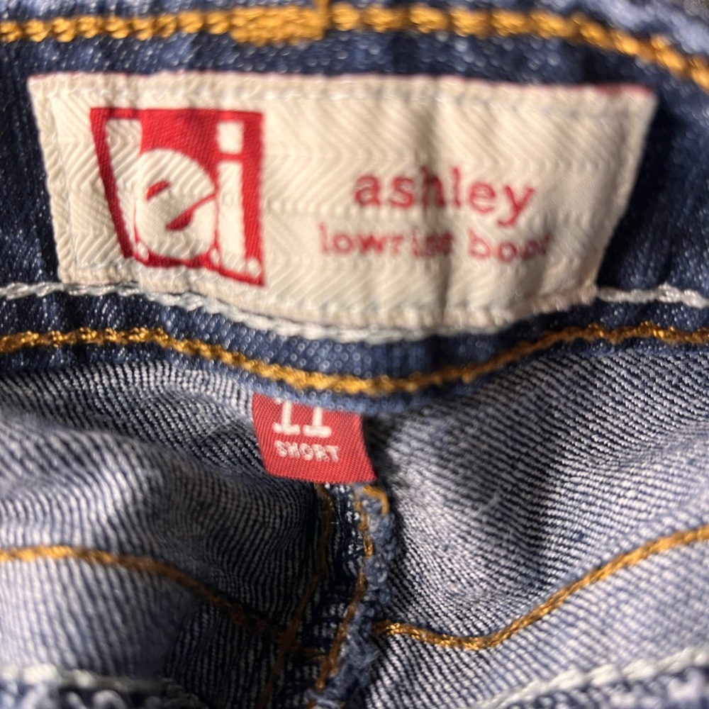 11 Short l.e.i. ashley Lowrise Boot Jeans - Blue - Picture 9 of 15